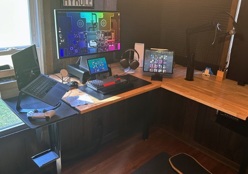 The Benefits of L-Shaped Dual Monitor Desks